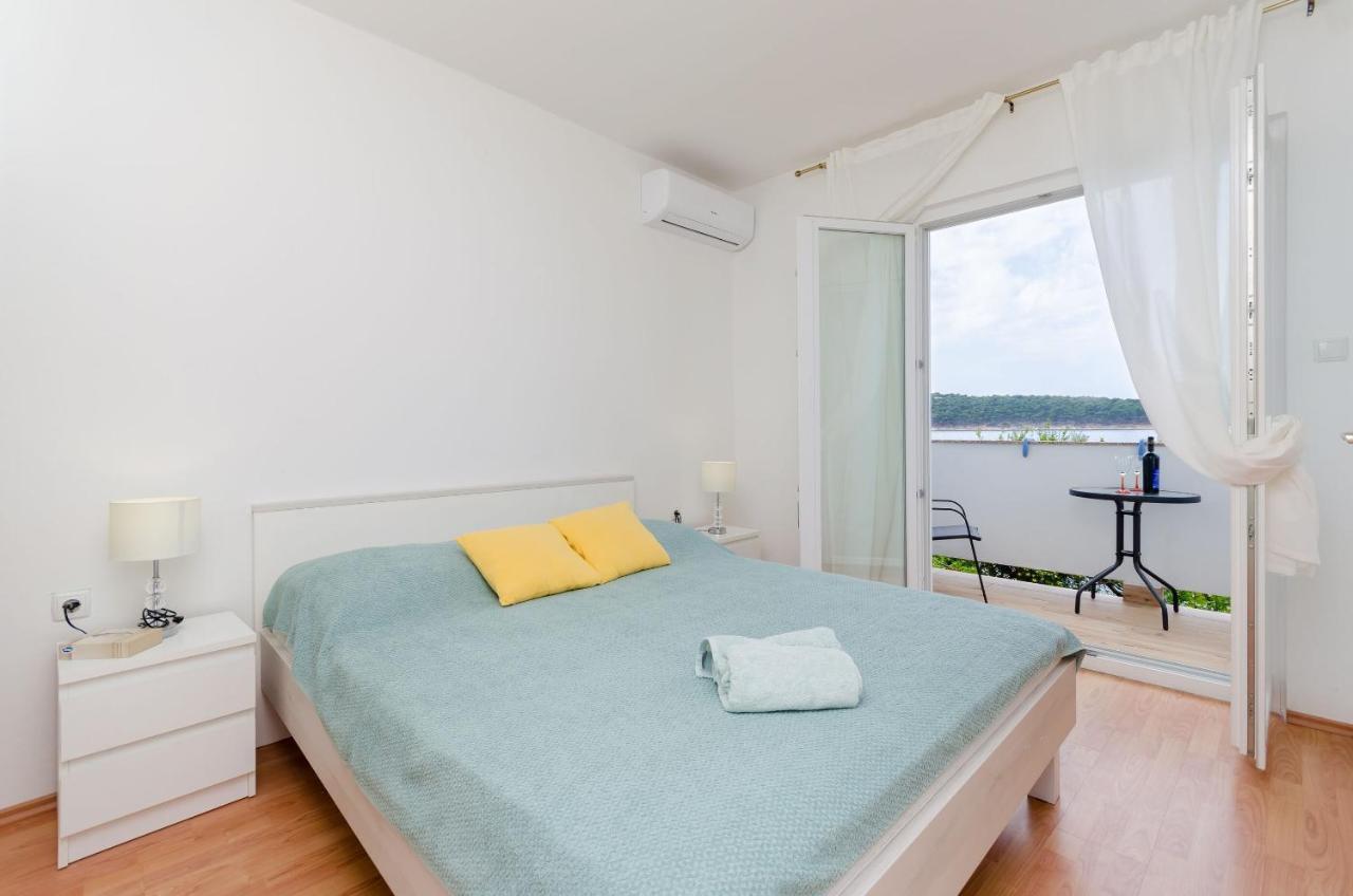 Apartments And Rooms Bianca Barbat na Rabu Exterior photo