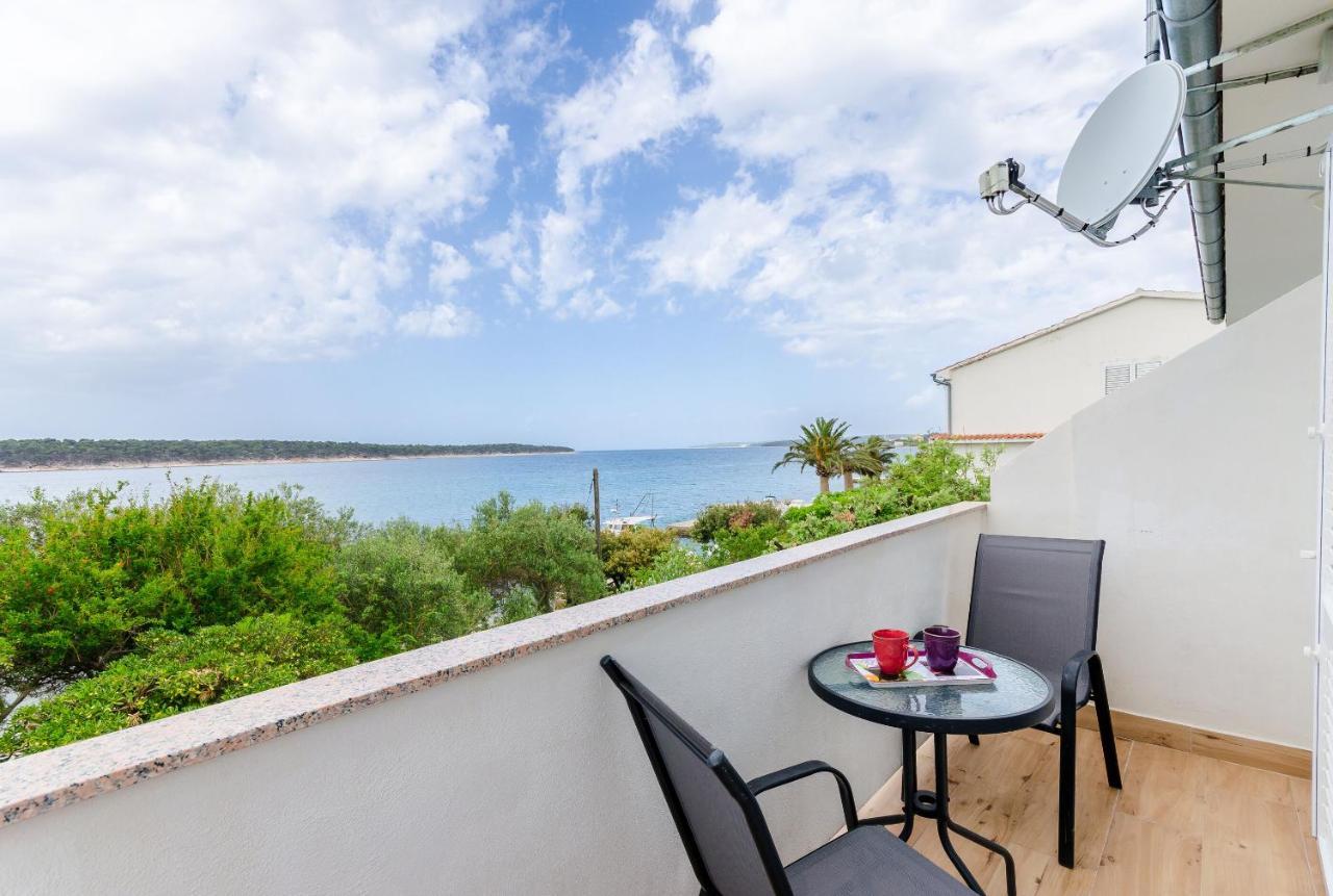 Apartments And Rooms Bianca Barbat na Rabu Exterior photo