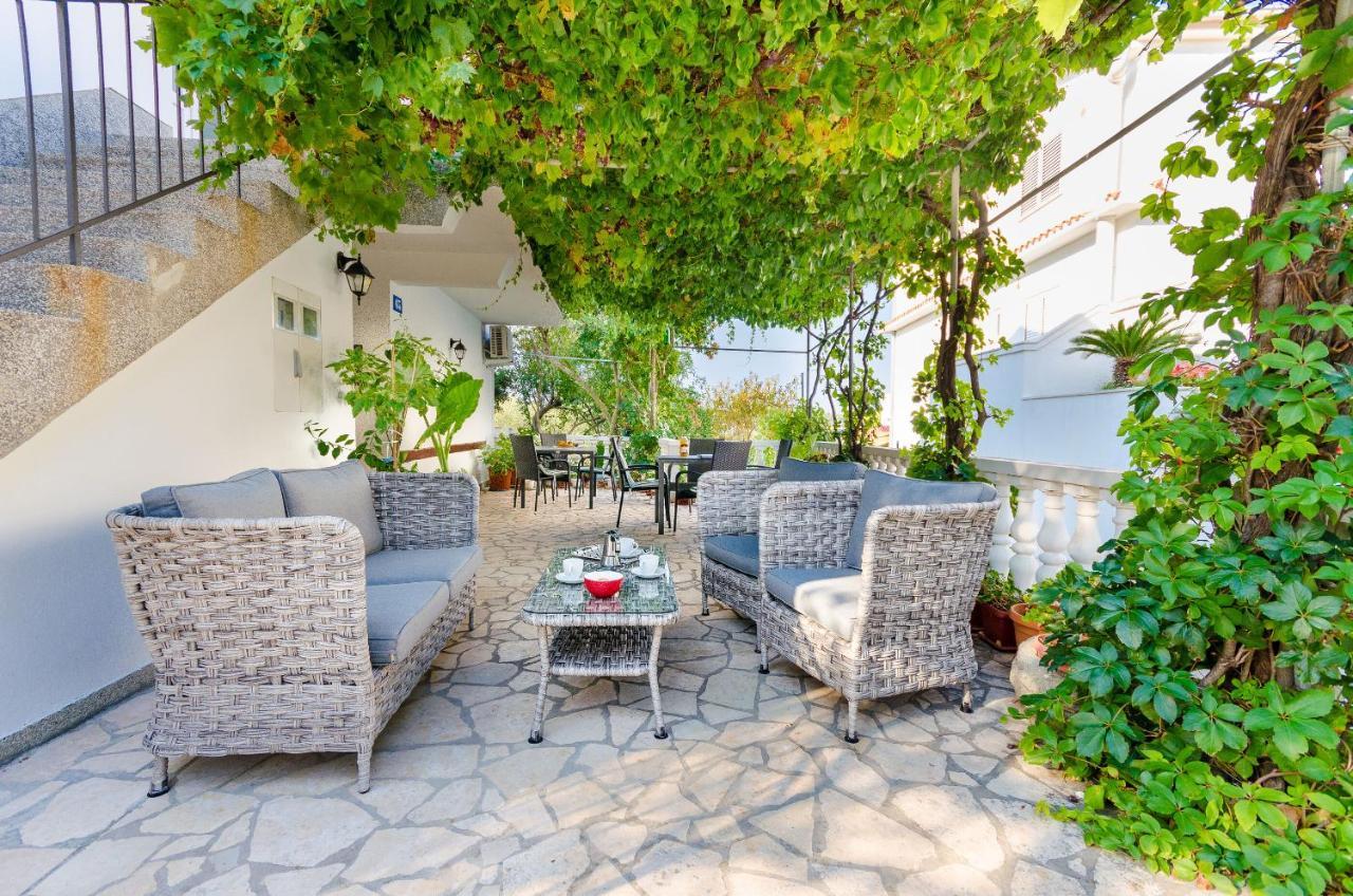 Apartments And Rooms Bianca Barbat na Rabu Exterior photo