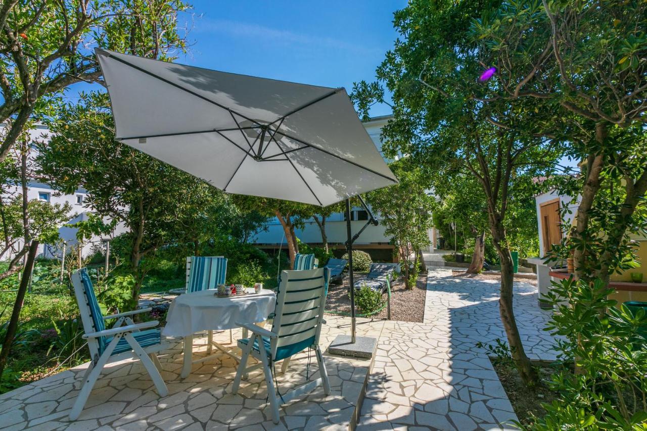 Apartments And Rooms Bianca Barbat na Rabu Exterior photo