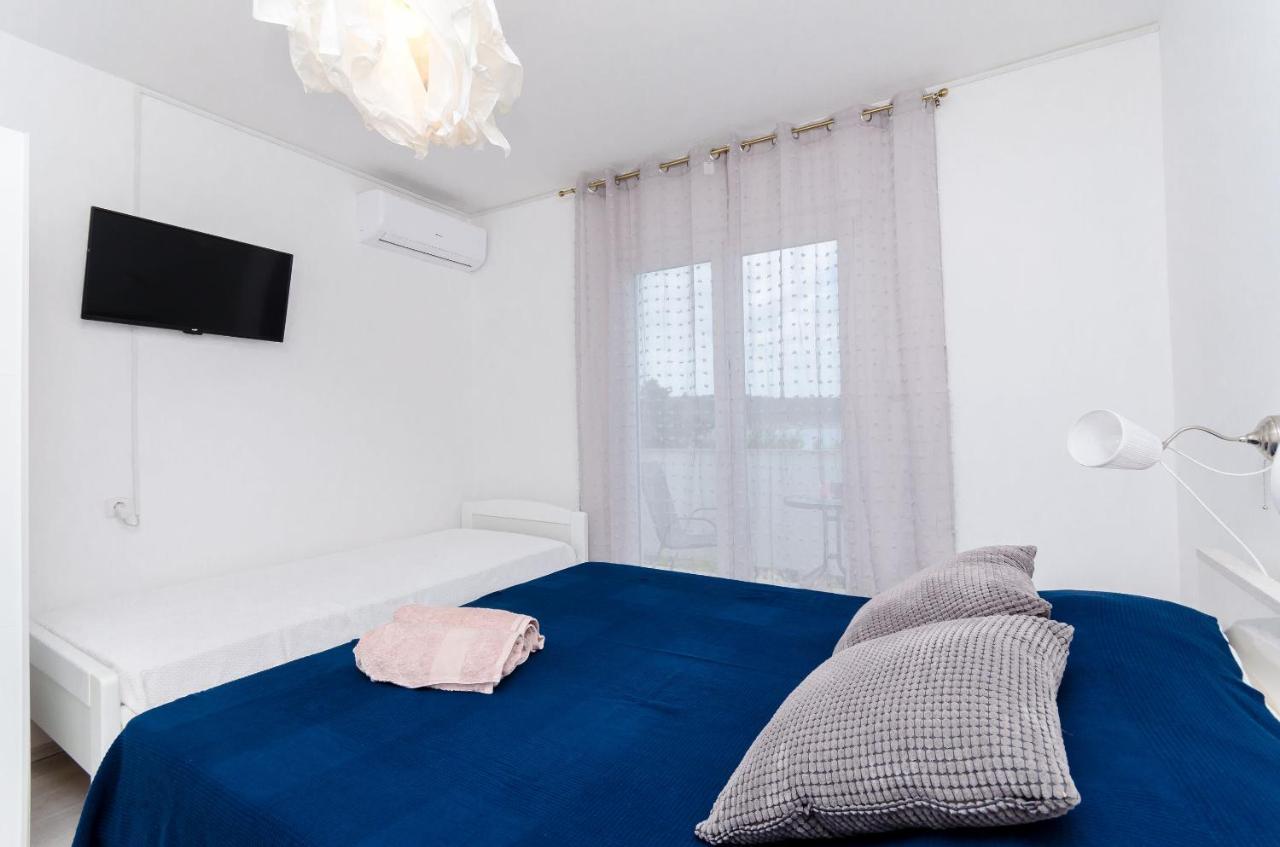 Apartments And Rooms Bianca Barbat na Rabu Exterior photo