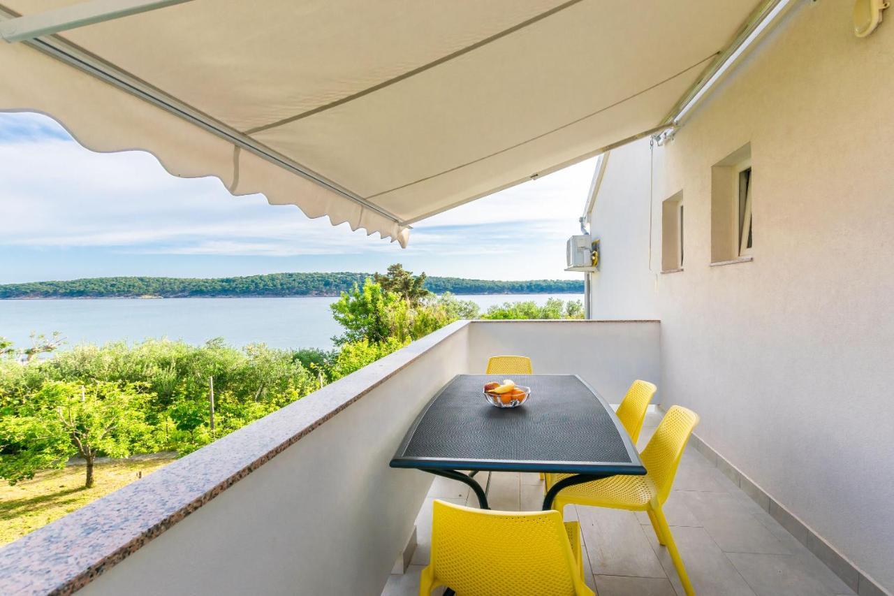 Apartments And Rooms Bianca Barbat na Rabu Exterior photo
