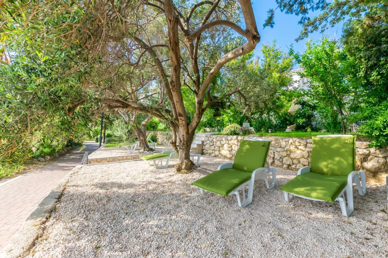 Apartments And Rooms Bianca Barbat na Rabu Exterior photo